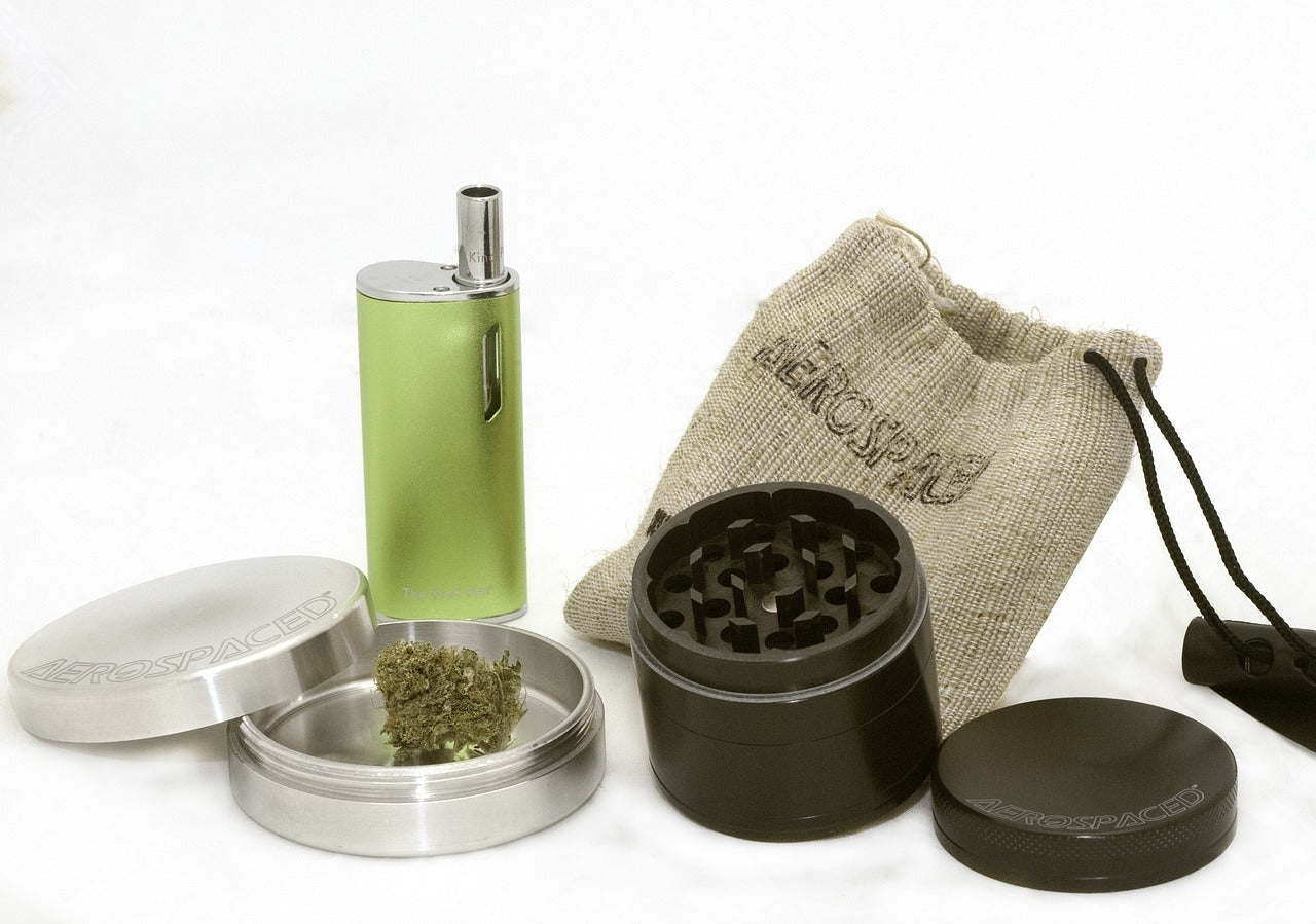 Best smoking tools and accessories for cannabis: A guide-MJ Wholesale